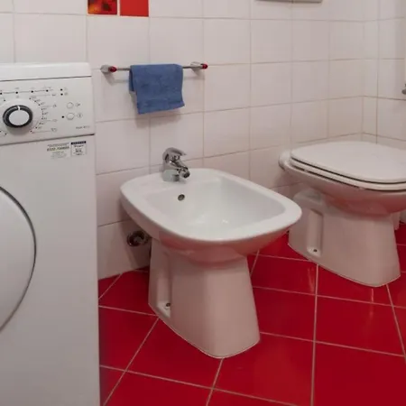 The House On The شقة *