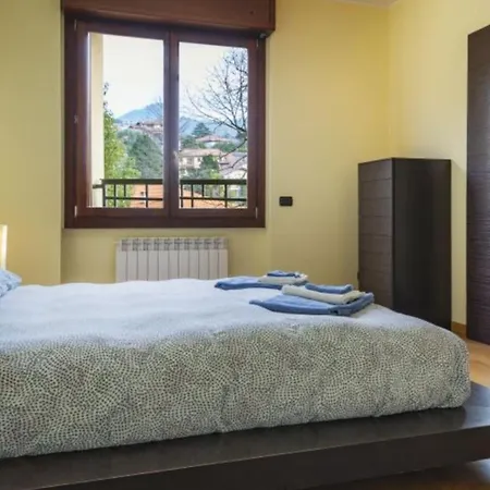 شقة The House On The *